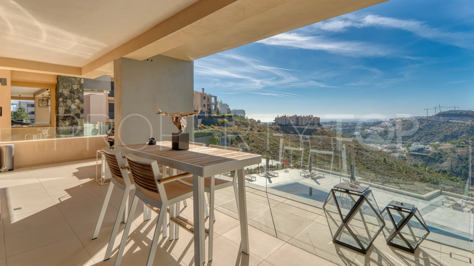 For sale 4 bedrooms apartment in La Quinta