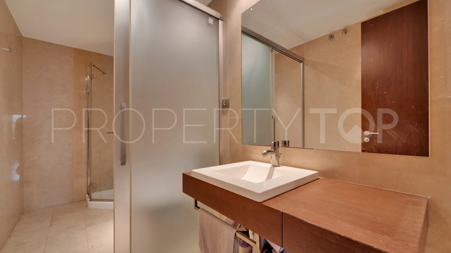 Medina de Banús 2 bedrooms apartment for sale