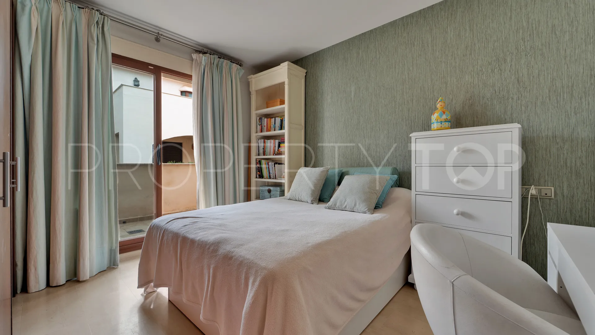 Medina de Banús 2 bedrooms apartment for sale