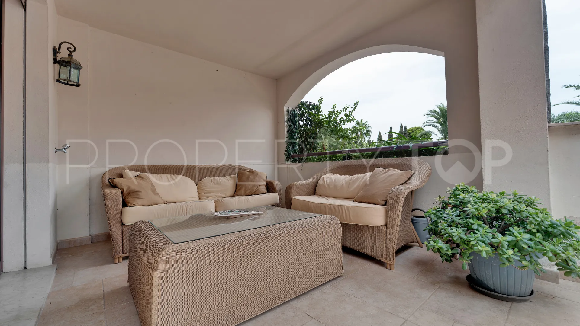Medina de Banús 2 bedrooms apartment for sale