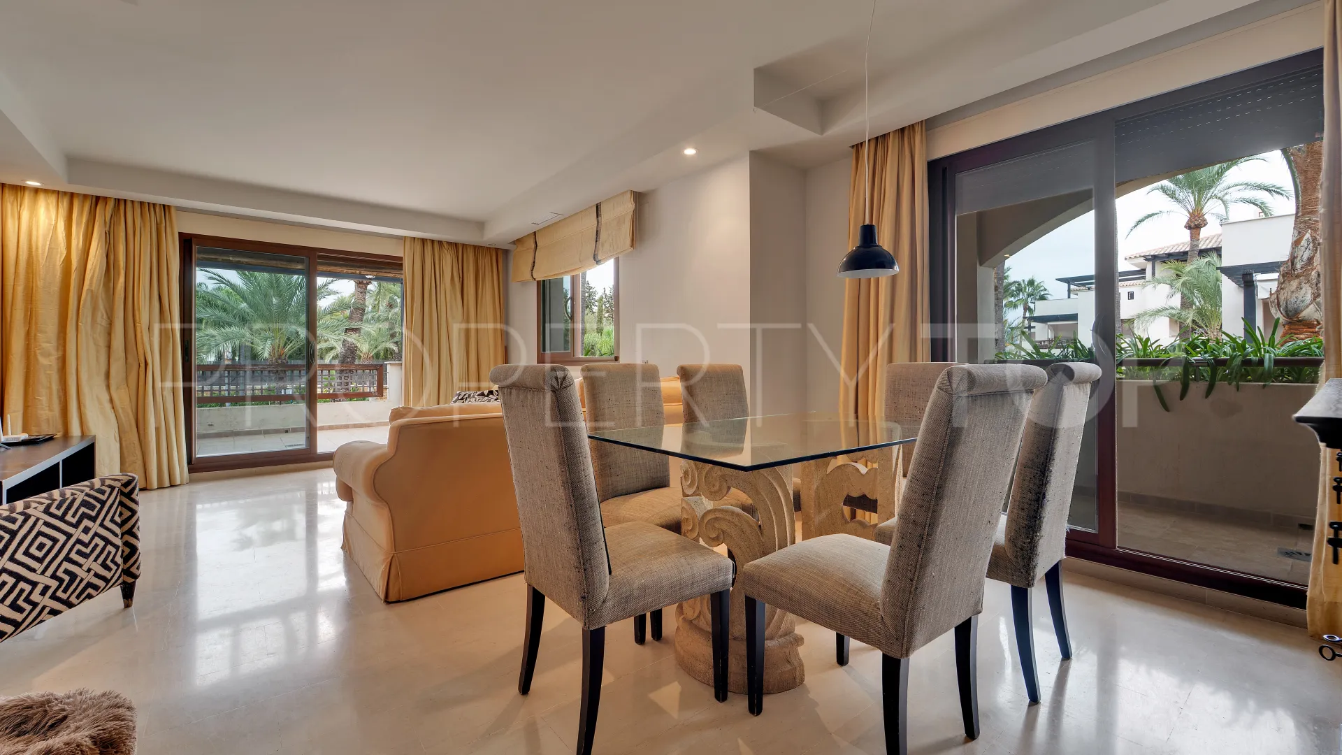 Medina de Banús 2 bedrooms apartment for sale