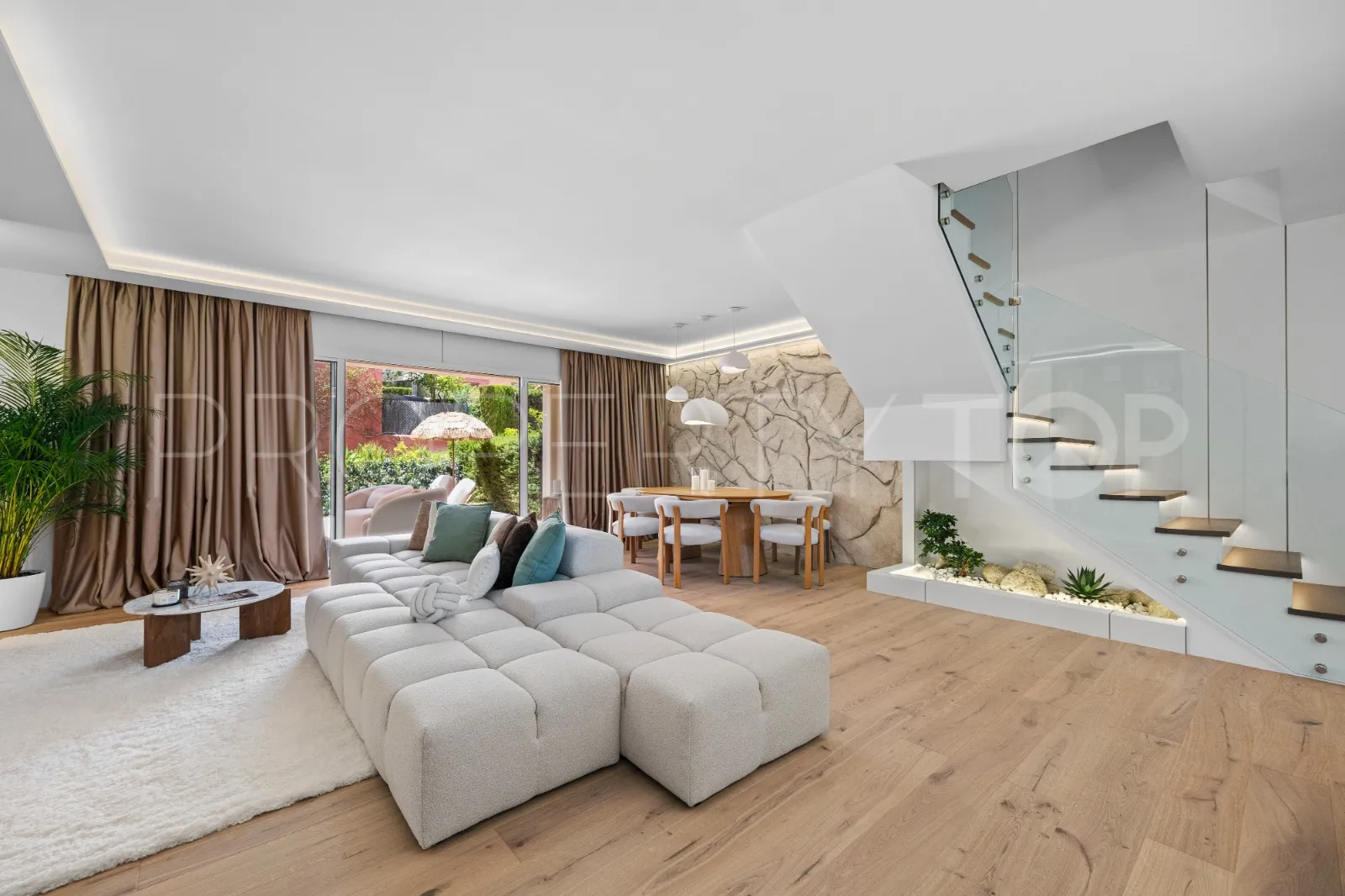 For sale 3 bedrooms town house in Marbella Golden Mile