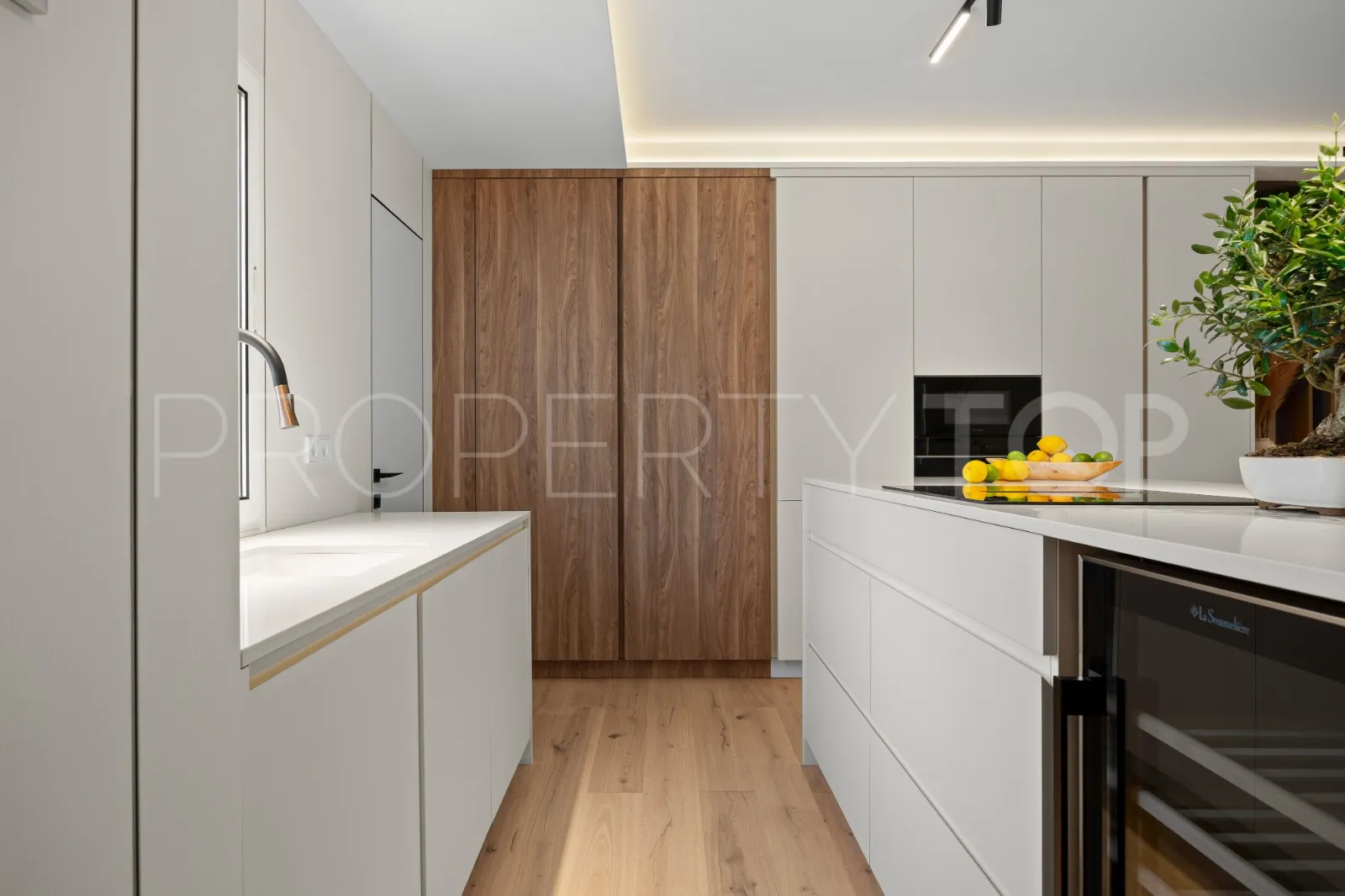 For sale 3 bedrooms town house in Marbella Golden Mile