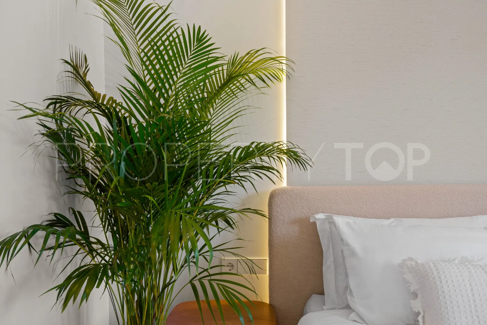 For sale 3 bedrooms town house in Marbella Golden Mile