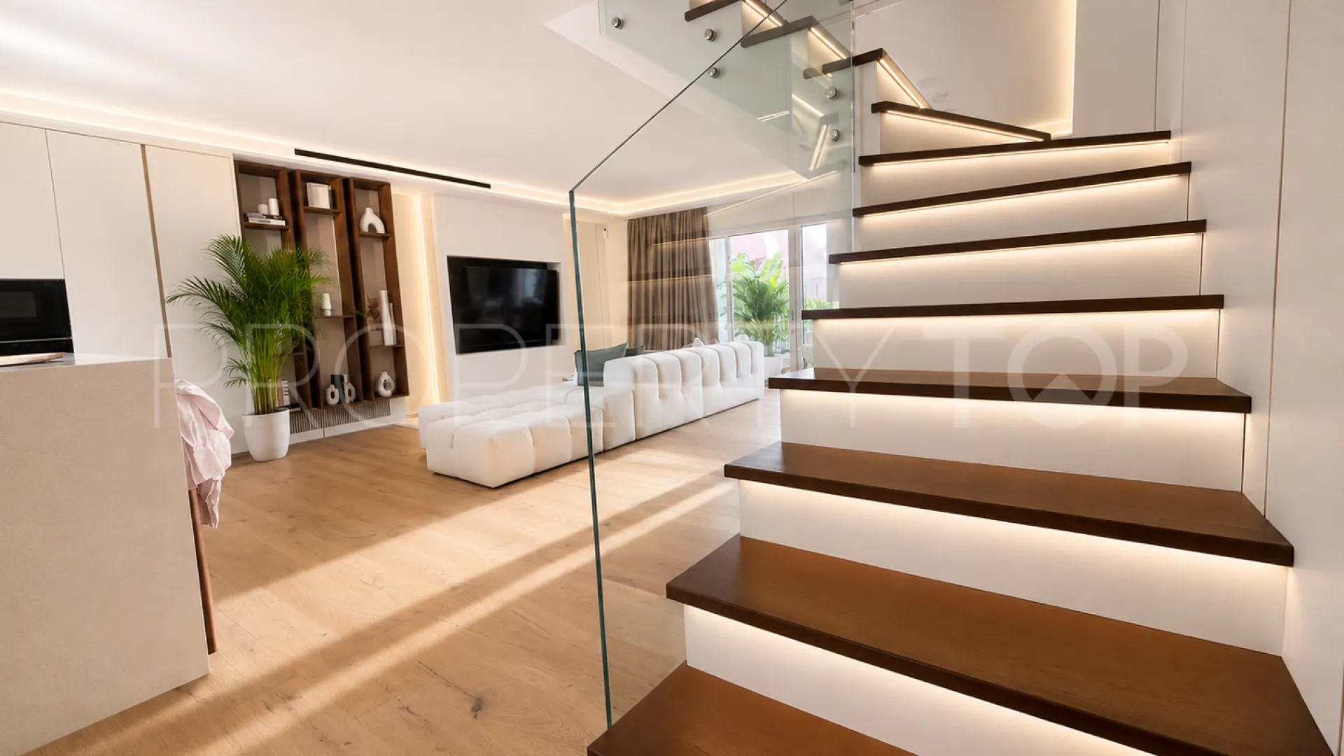 For sale 3 bedrooms town house in Marbella Golden Mile