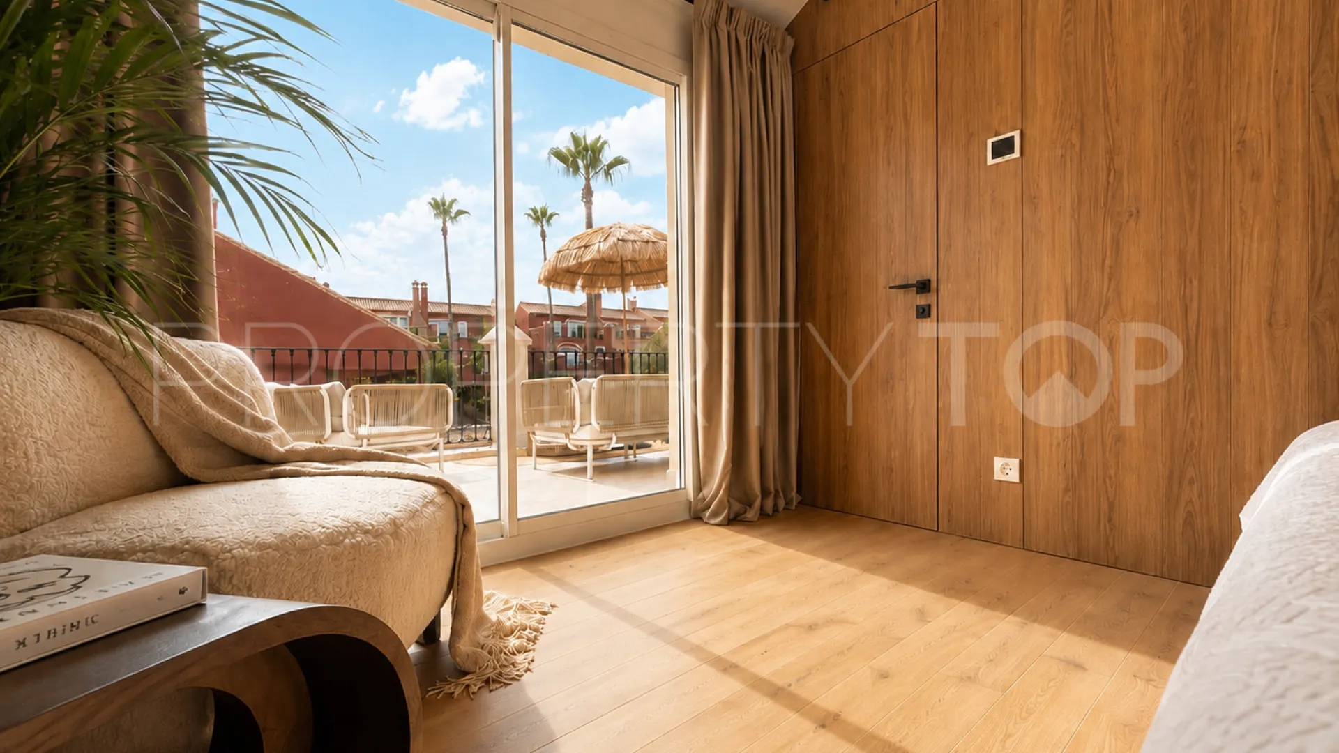 For sale 3 bedrooms town house in Marbella Golden Mile
