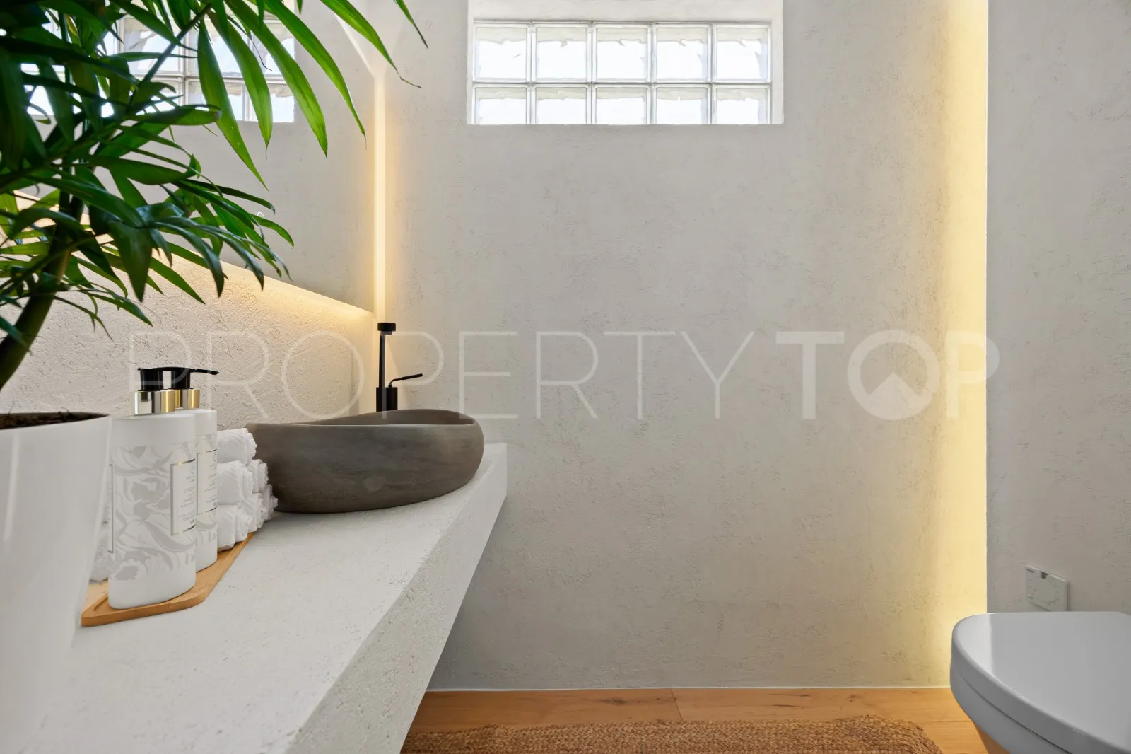 For sale 3 bedrooms town house in Marbella Golden Mile
