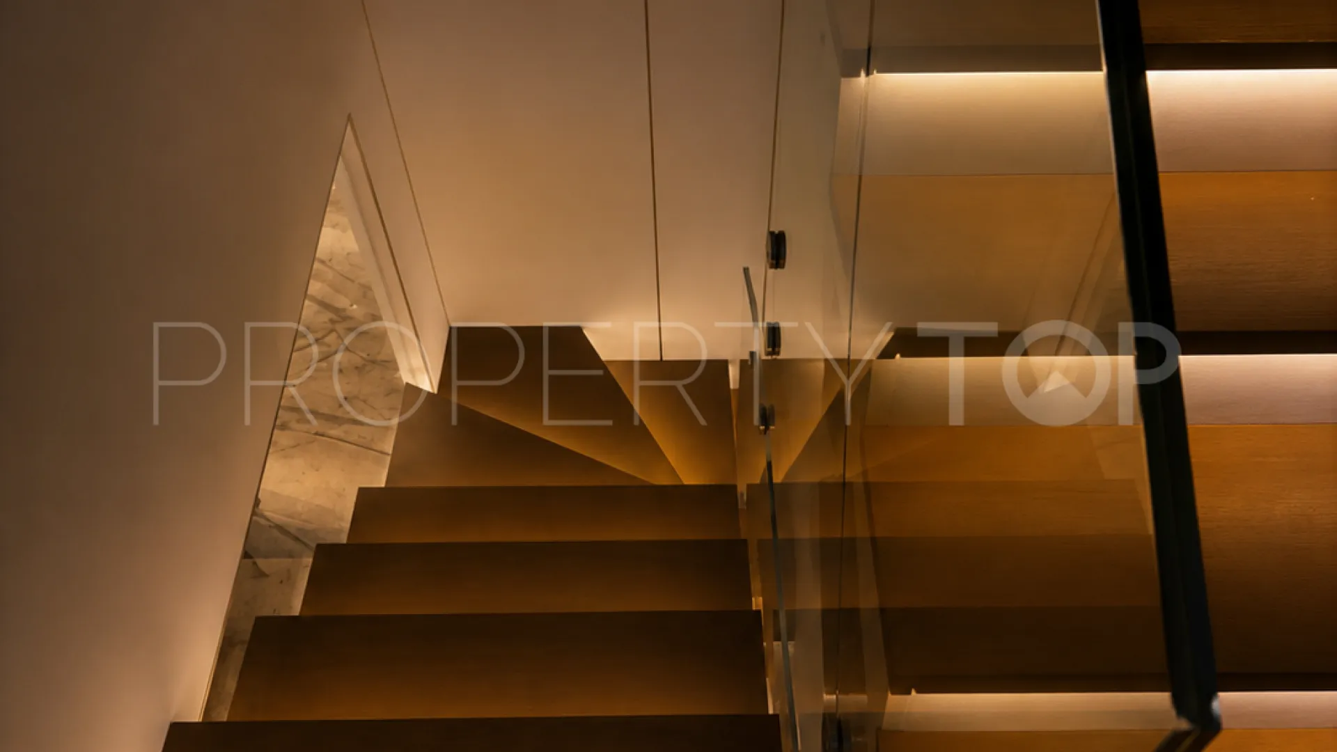 For sale 3 bedrooms town house in Marbella Golden Mile