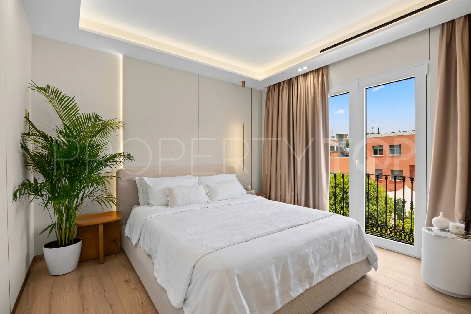 For sale 3 bedrooms town house in Marbella Golden Mile