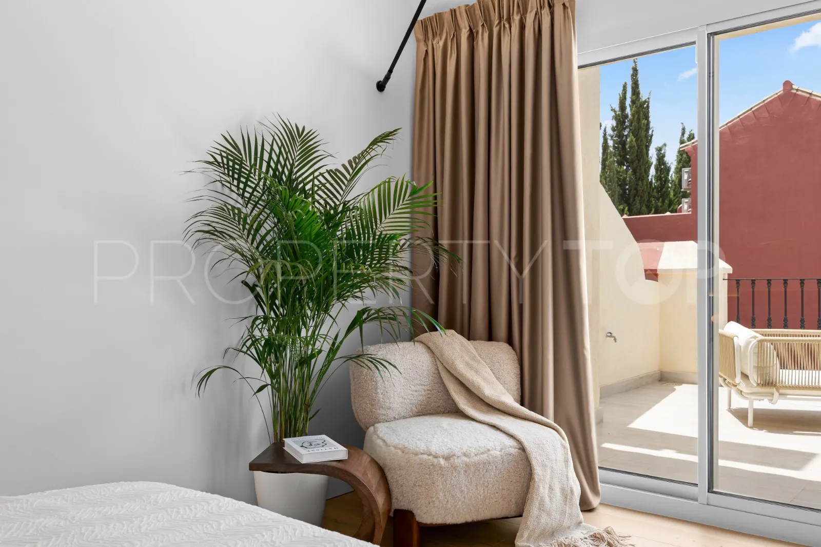 For sale 3 bedrooms town house in Marbella Golden Mile