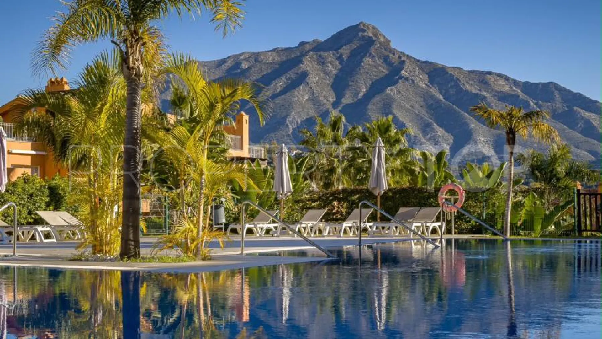 Ground floor apartment in Alminar de Marbella for sale