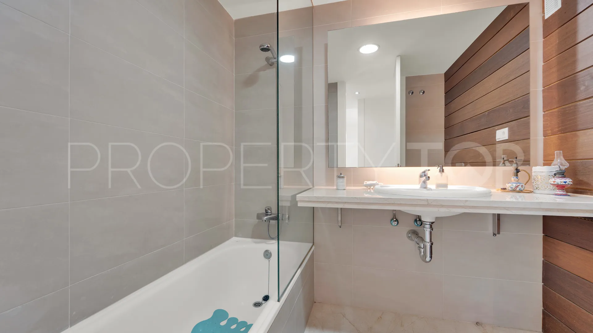 Buy apartment in Manilva with 3 bedrooms
