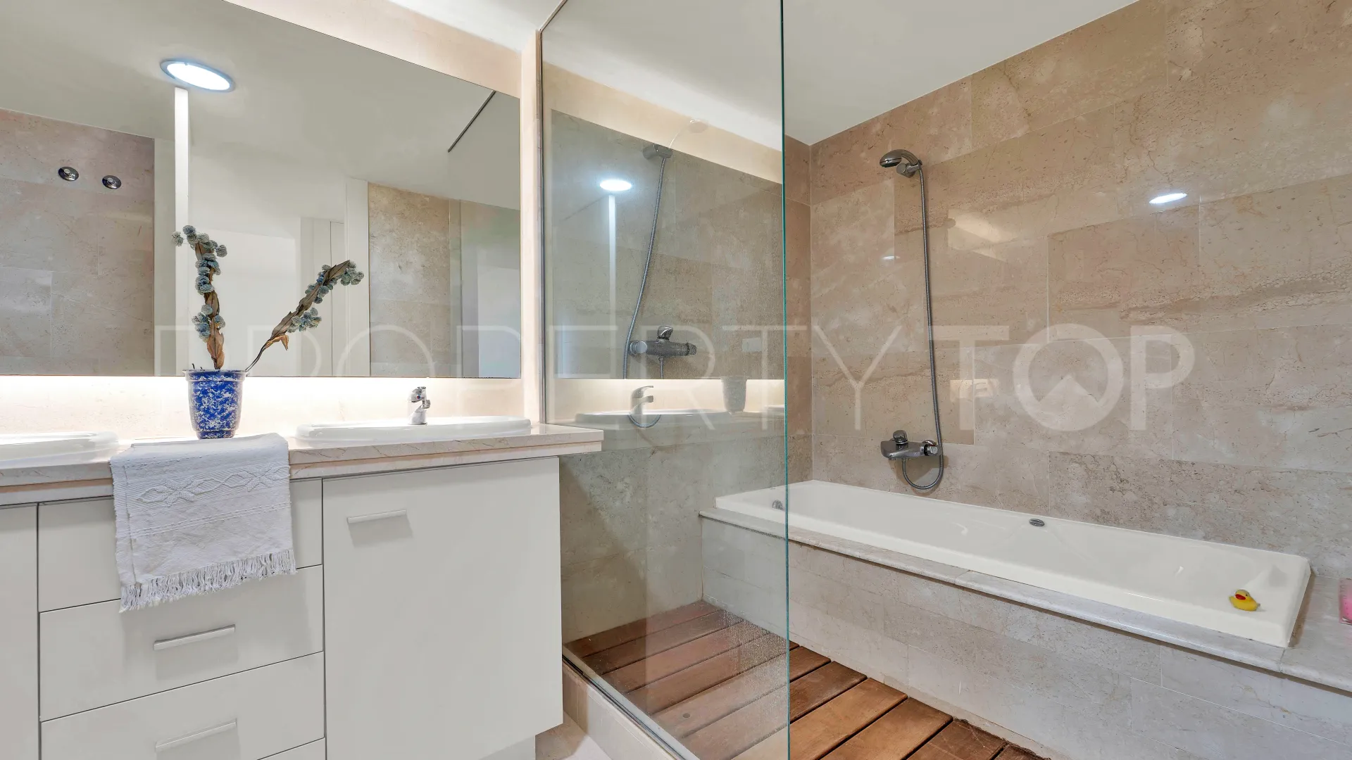 Buy apartment in Manilva with 3 bedrooms