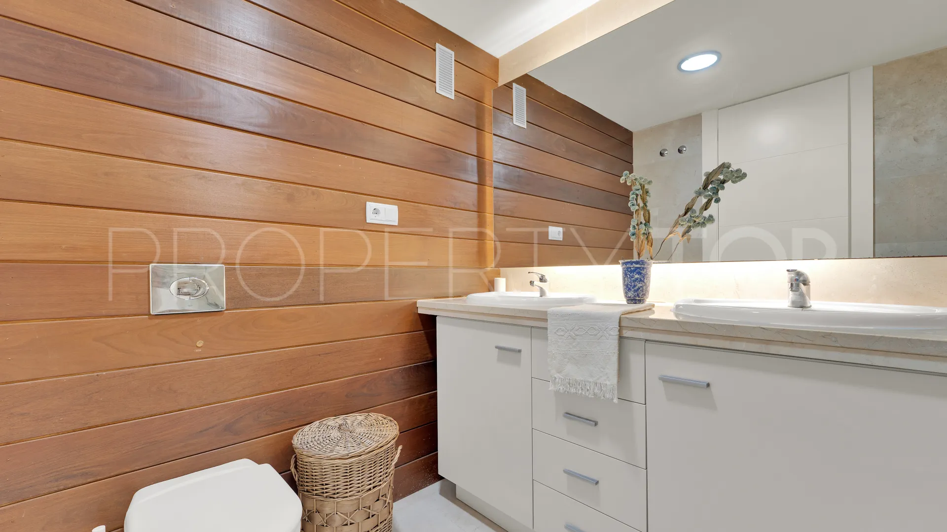 Buy apartment in Manilva with 3 bedrooms