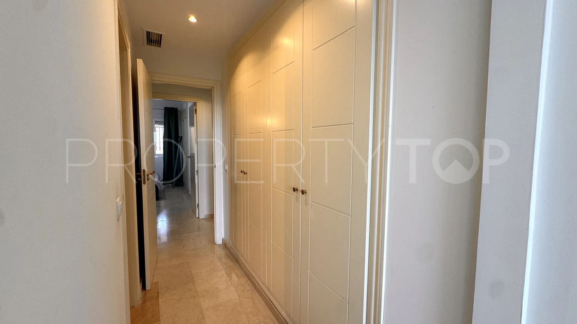 For sale apartment with 2 bedrooms in Mijas Costa