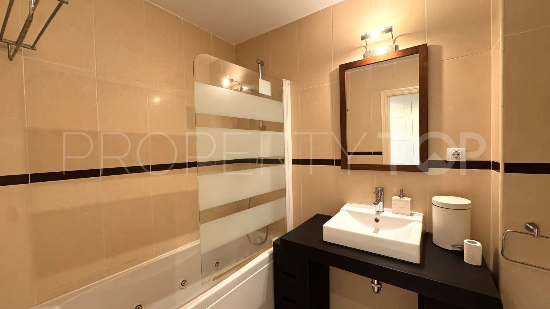 For sale apartment with 2 bedrooms in Mijas Costa