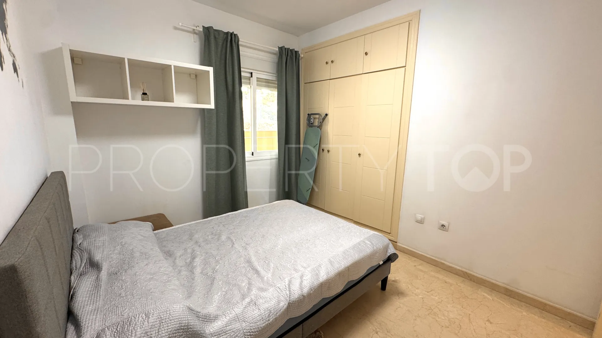 For sale apartment with 2 bedrooms in Mijas Costa