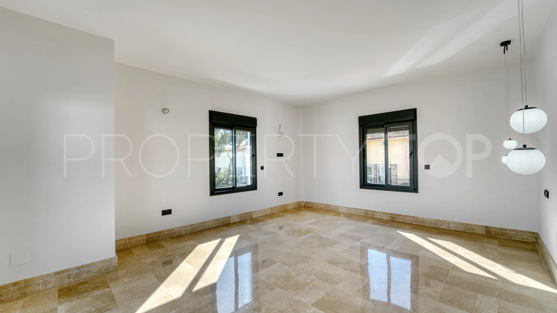 Nueva Andalucia house for sale
