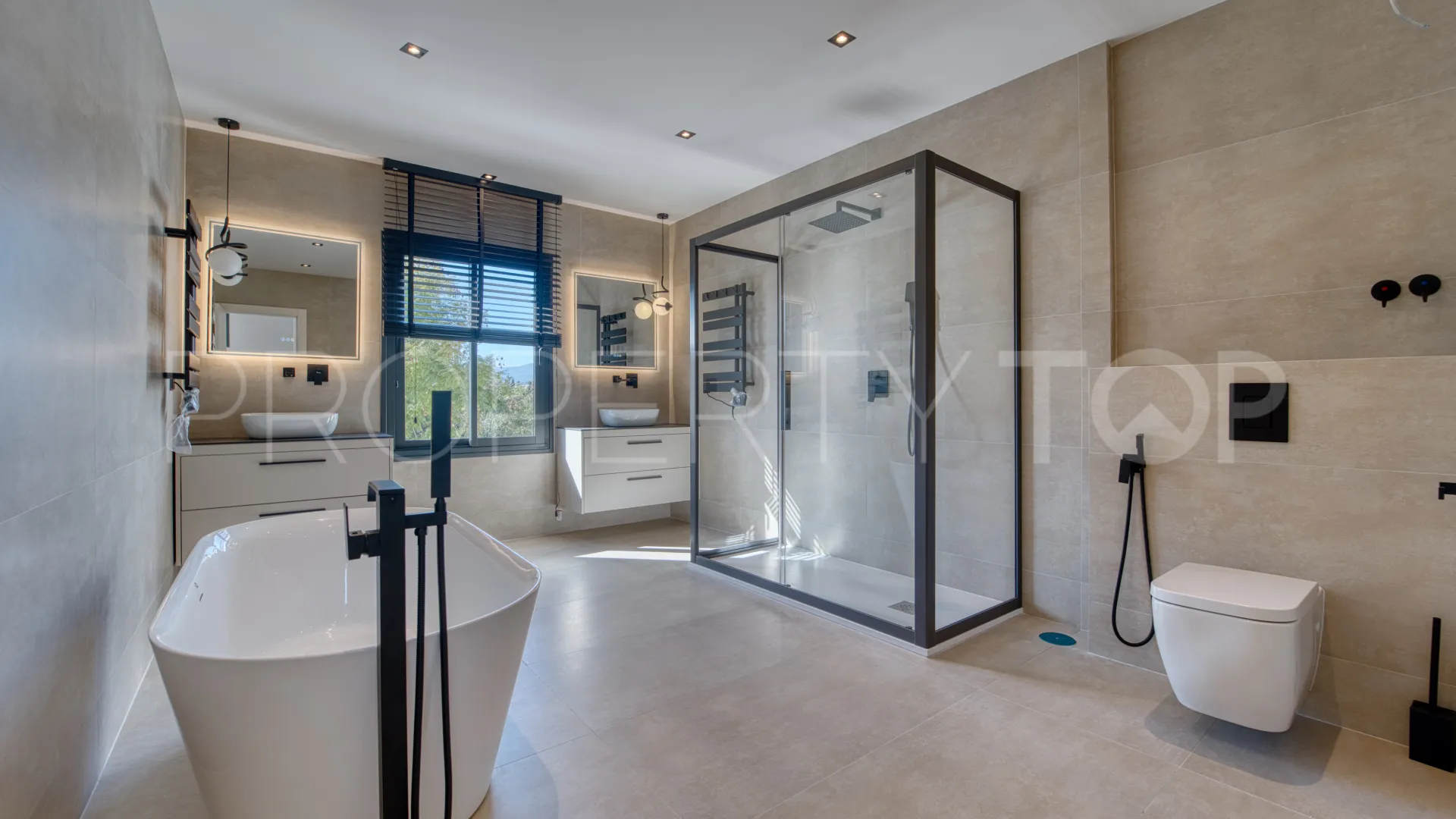 Nueva Andalucia house for sale