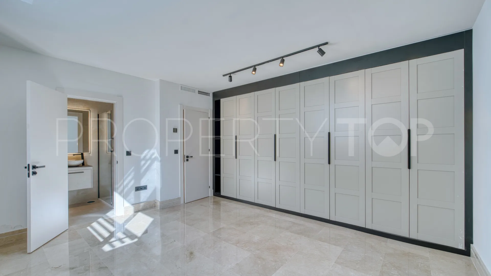 Nueva Andalucia house for sale