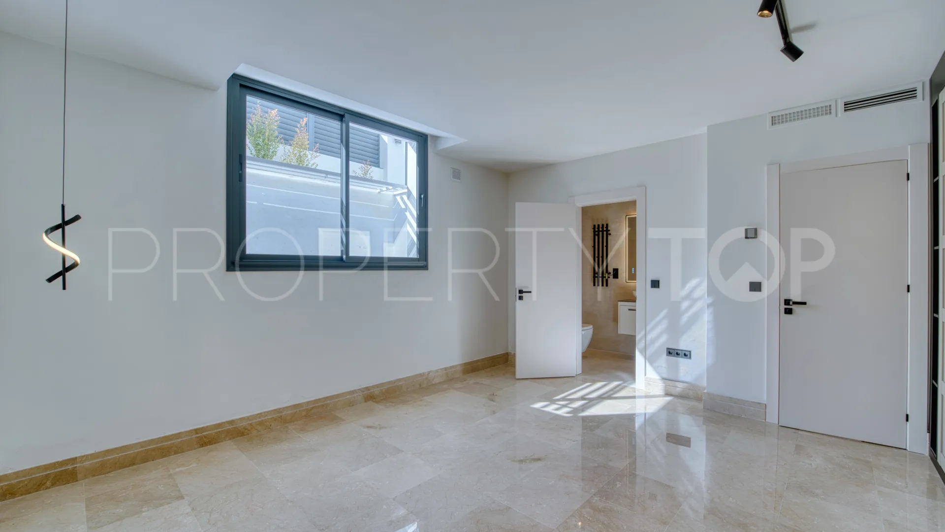 Nueva Andalucia house for sale