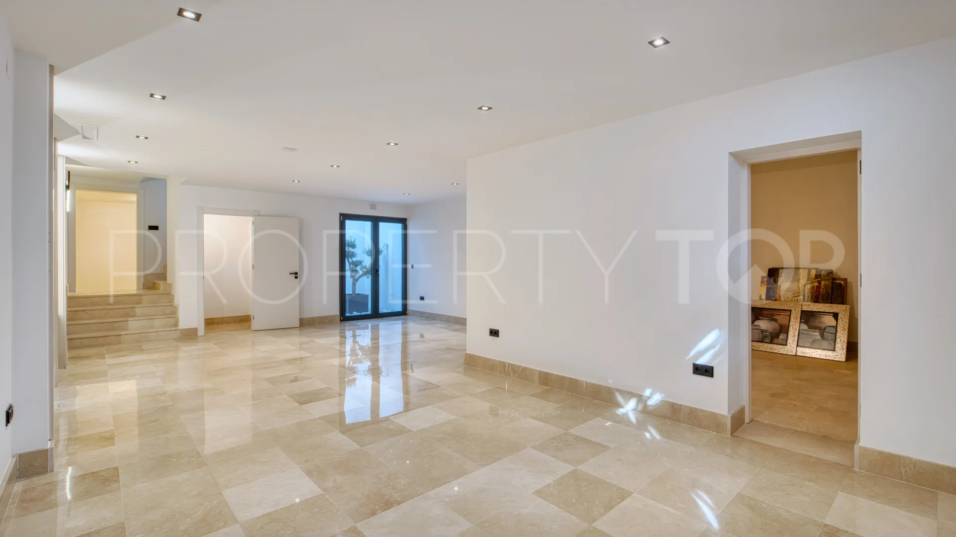 Nueva Andalucia house for sale