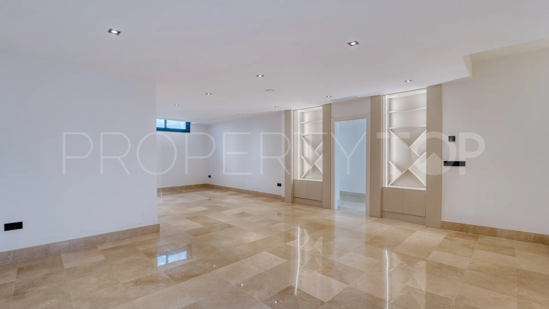 Nueva Andalucia house for sale