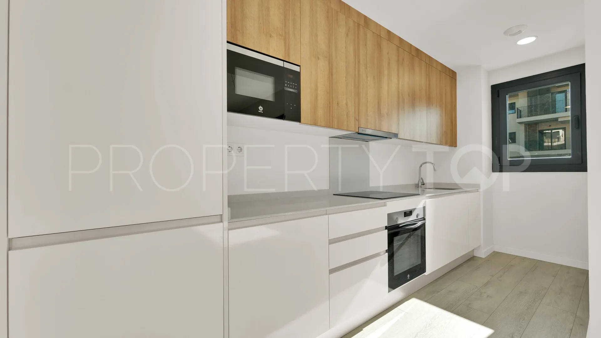 Apartamento en venta en Estepona Ciudad con 3 dormitorios