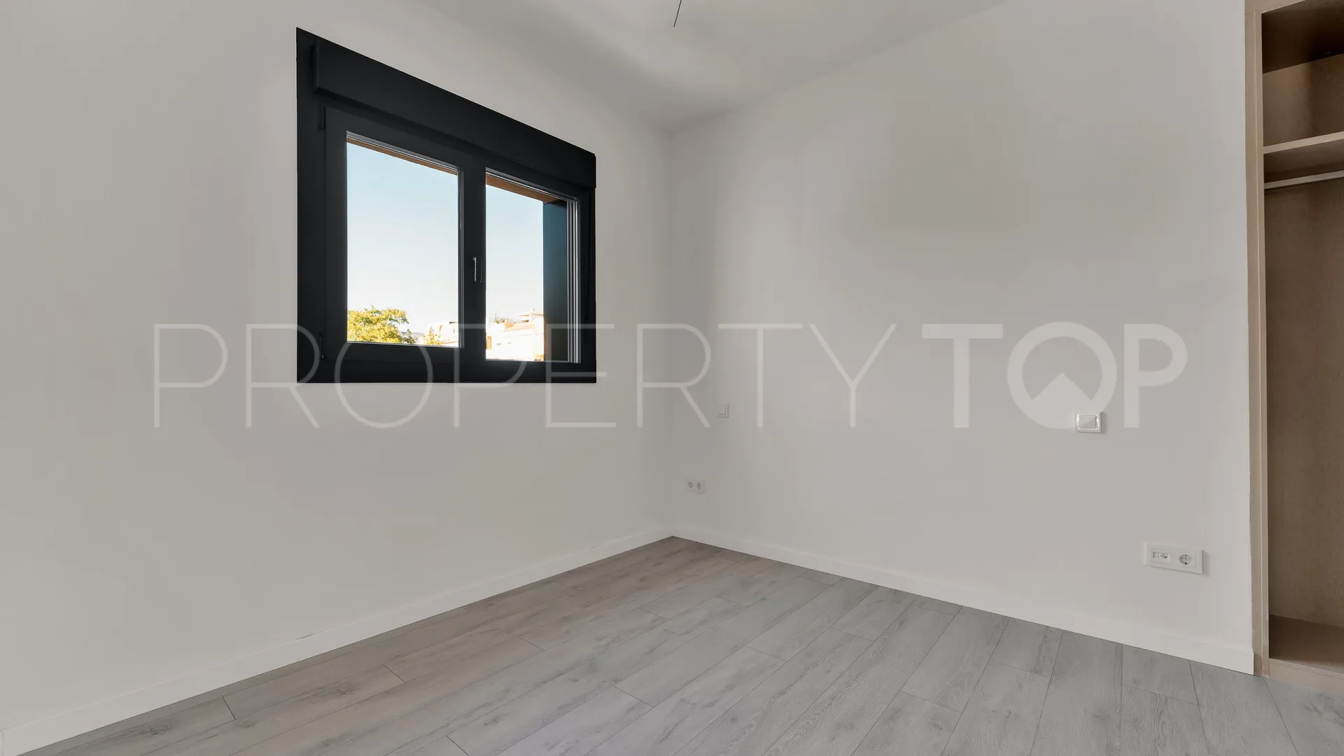 Apartamento en venta en Estepona Ciudad con 3 dormitorios