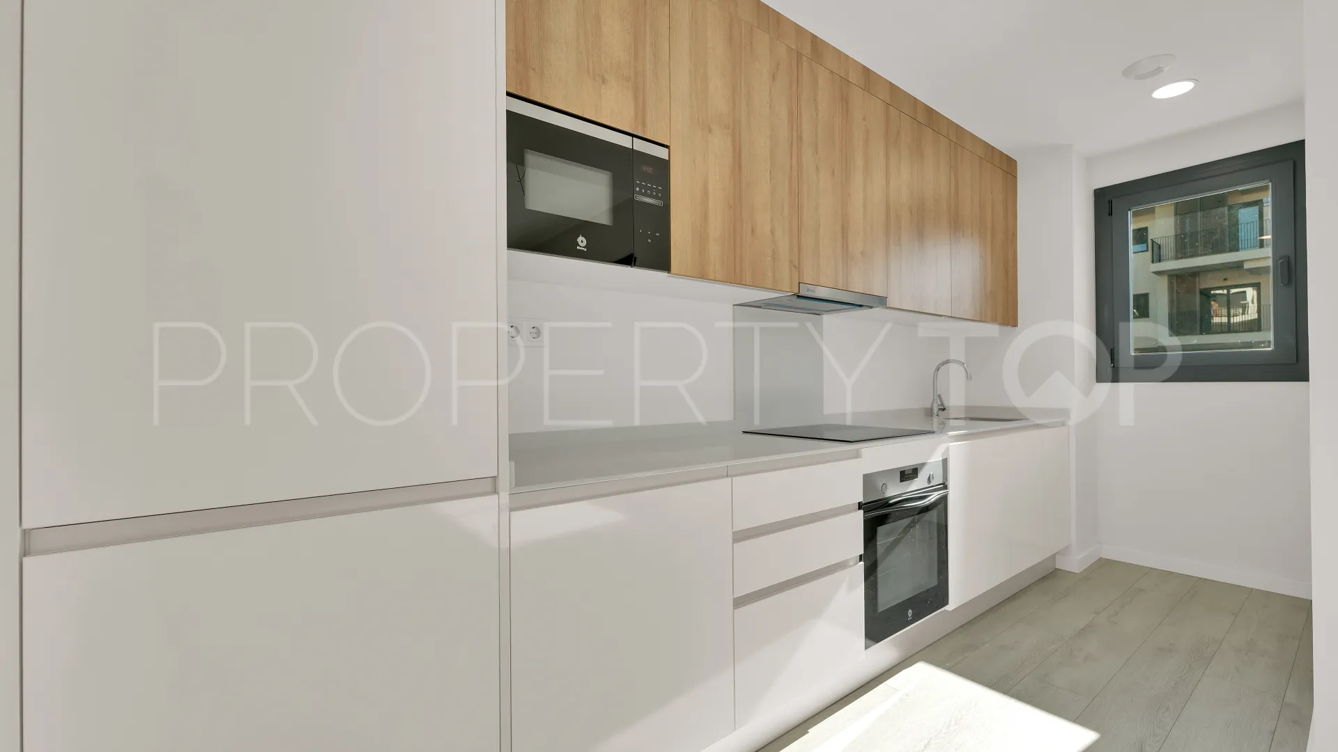 Apartamento en venta en Estepona Ciudad con 3 dormitorios