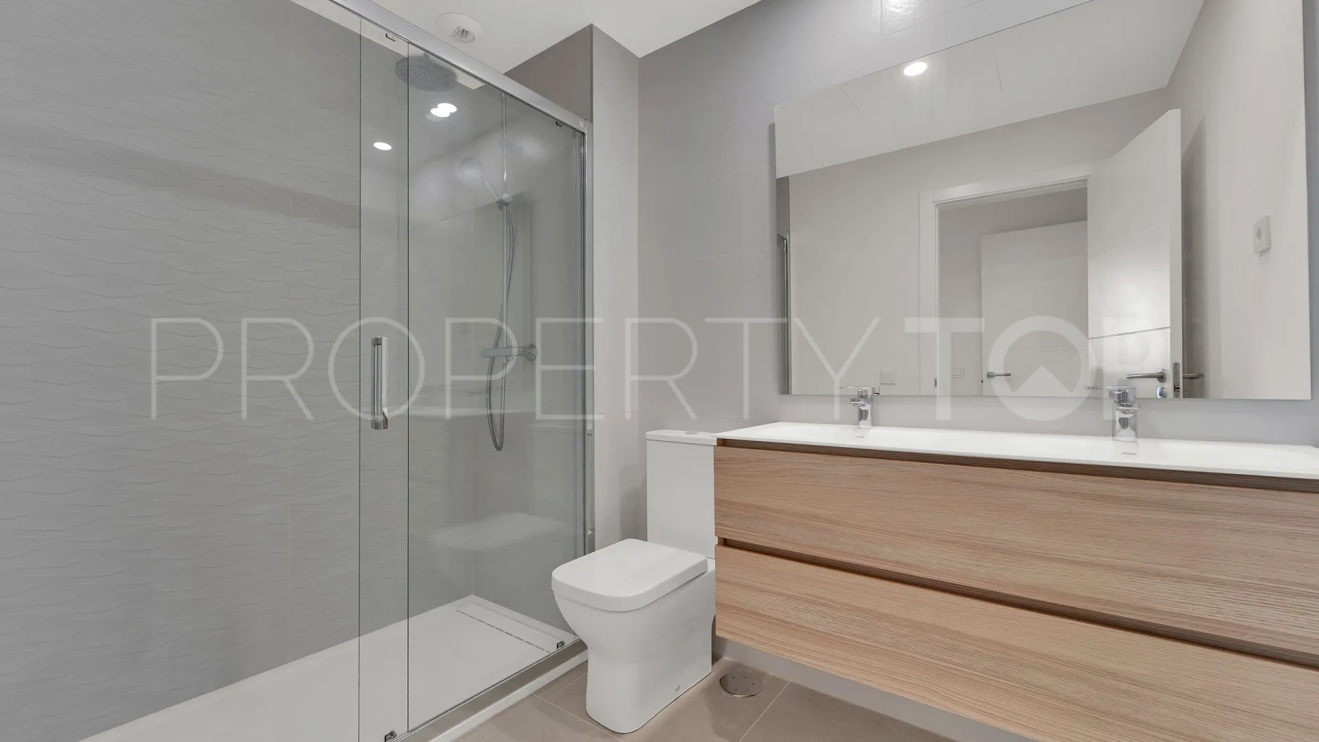 Apartamento en venta en Estepona Ciudad con 3 dormitorios