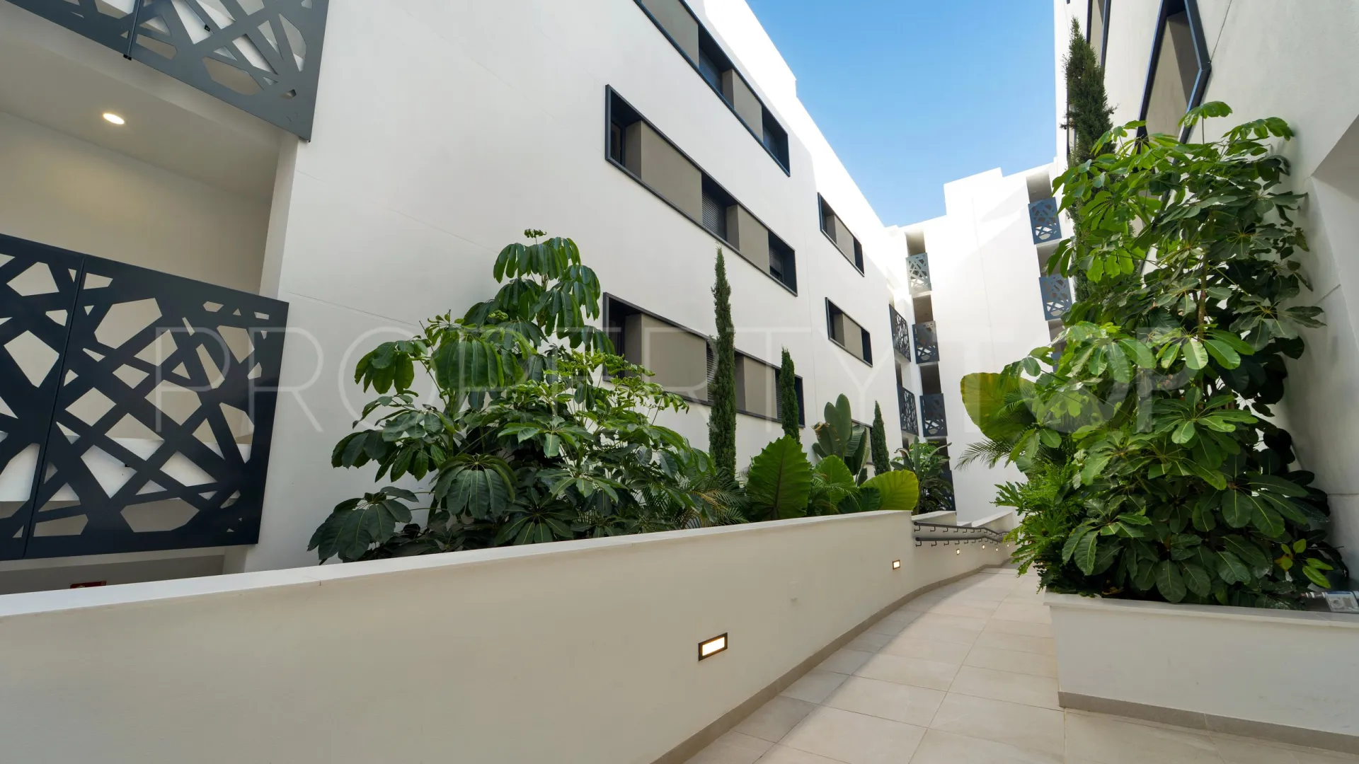 Apartamento en venta en Estepona Ciudad con 3 dormitorios