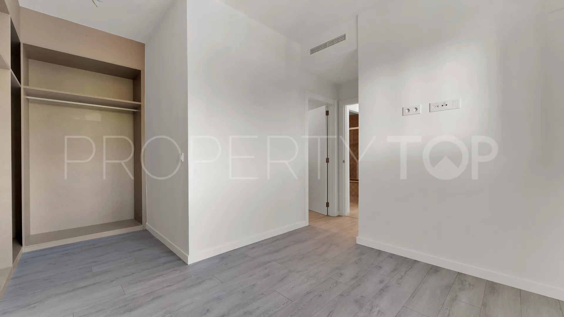 Apartamento en venta en Estepona Ciudad con 3 dormitorios