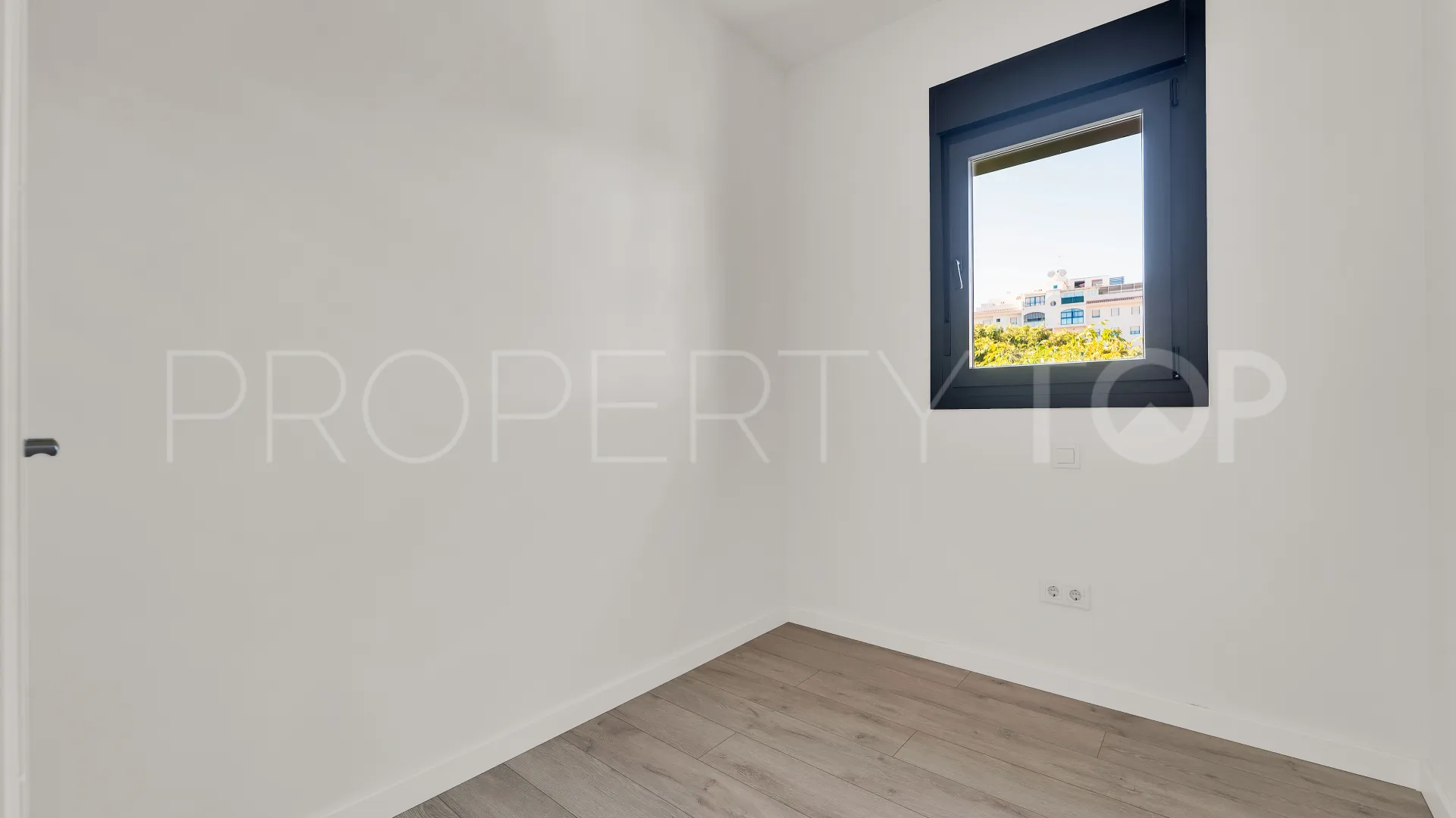 Apartamento en venta en Estepona Ciudad con 3 dormitorios