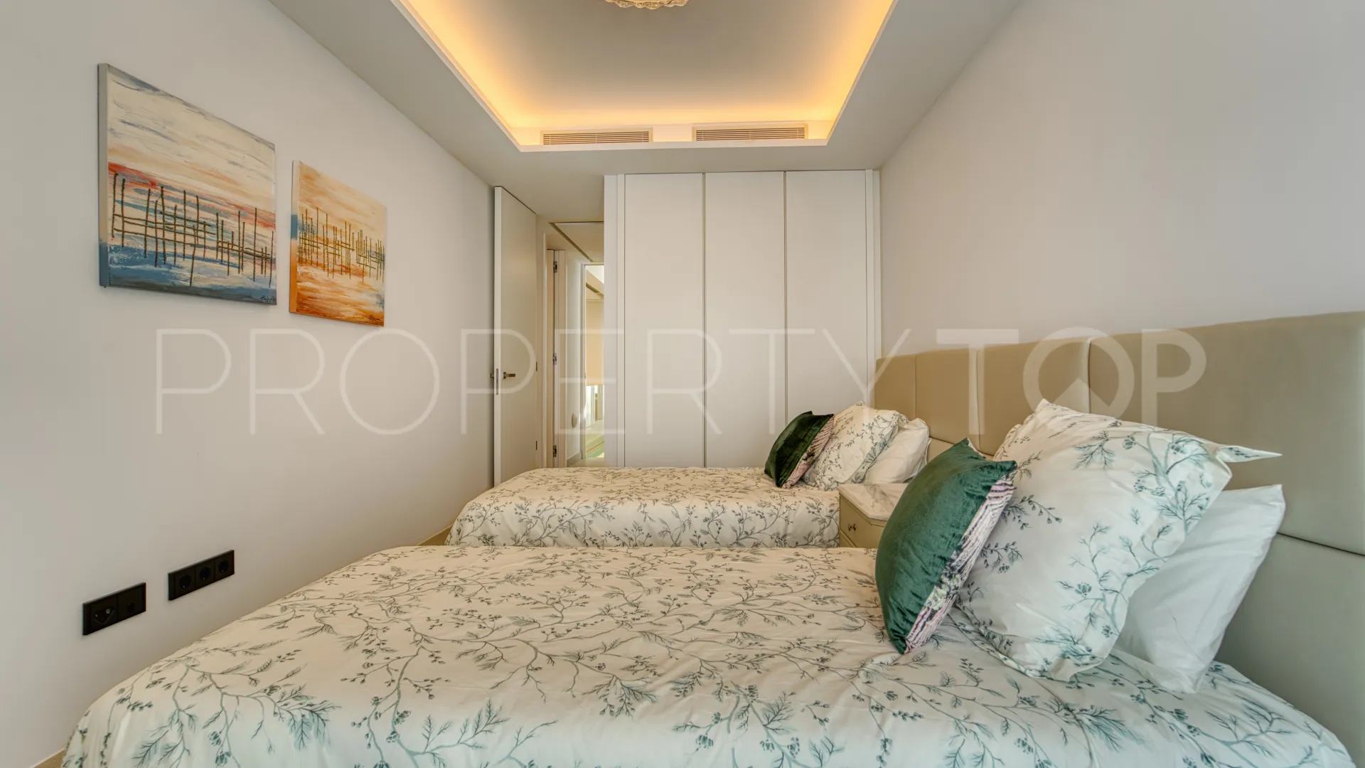 For sale town house in Seghers with 3 bedrooms