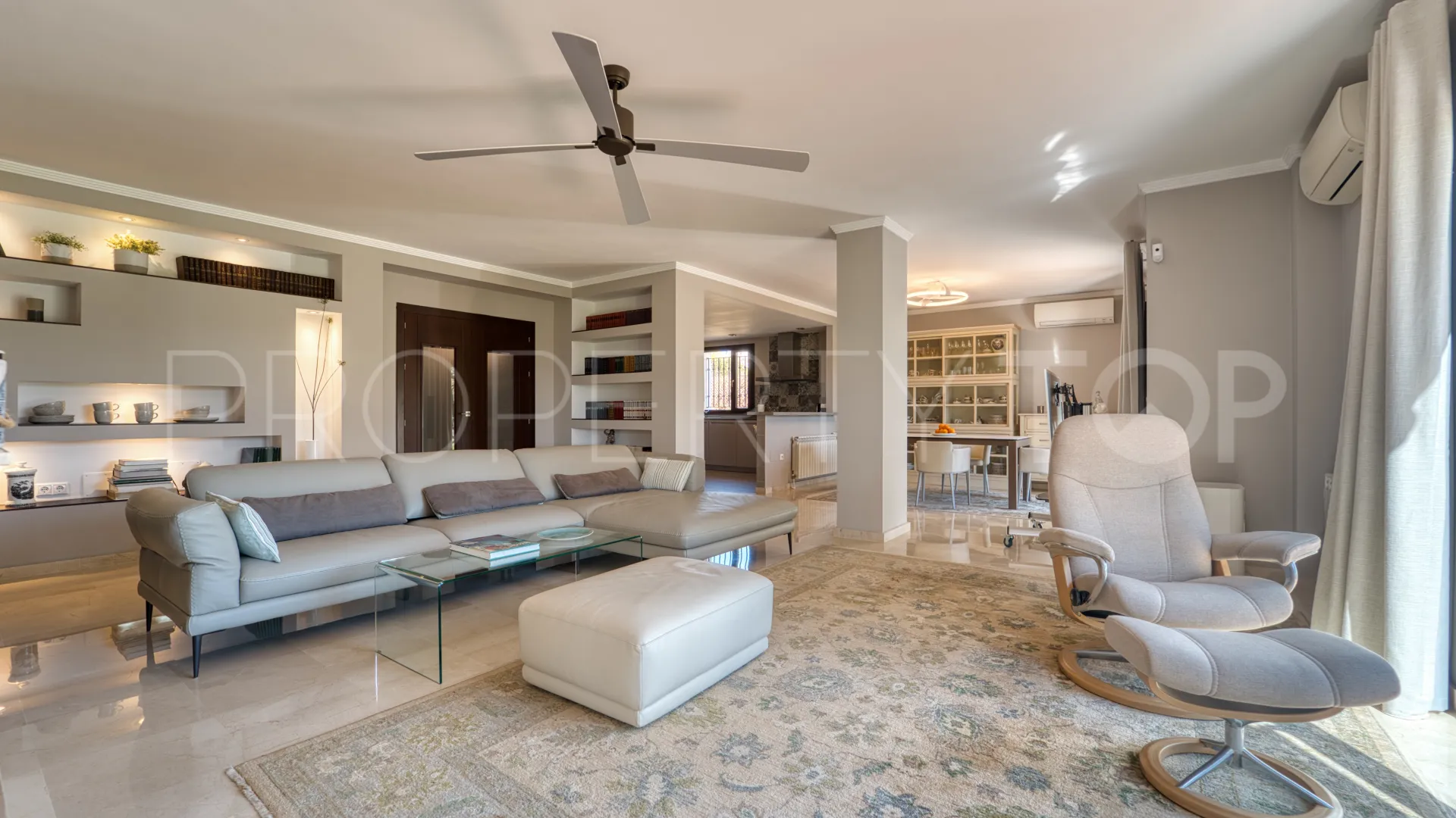 For sale house in Guadalmina Alta with 5 bedrooms