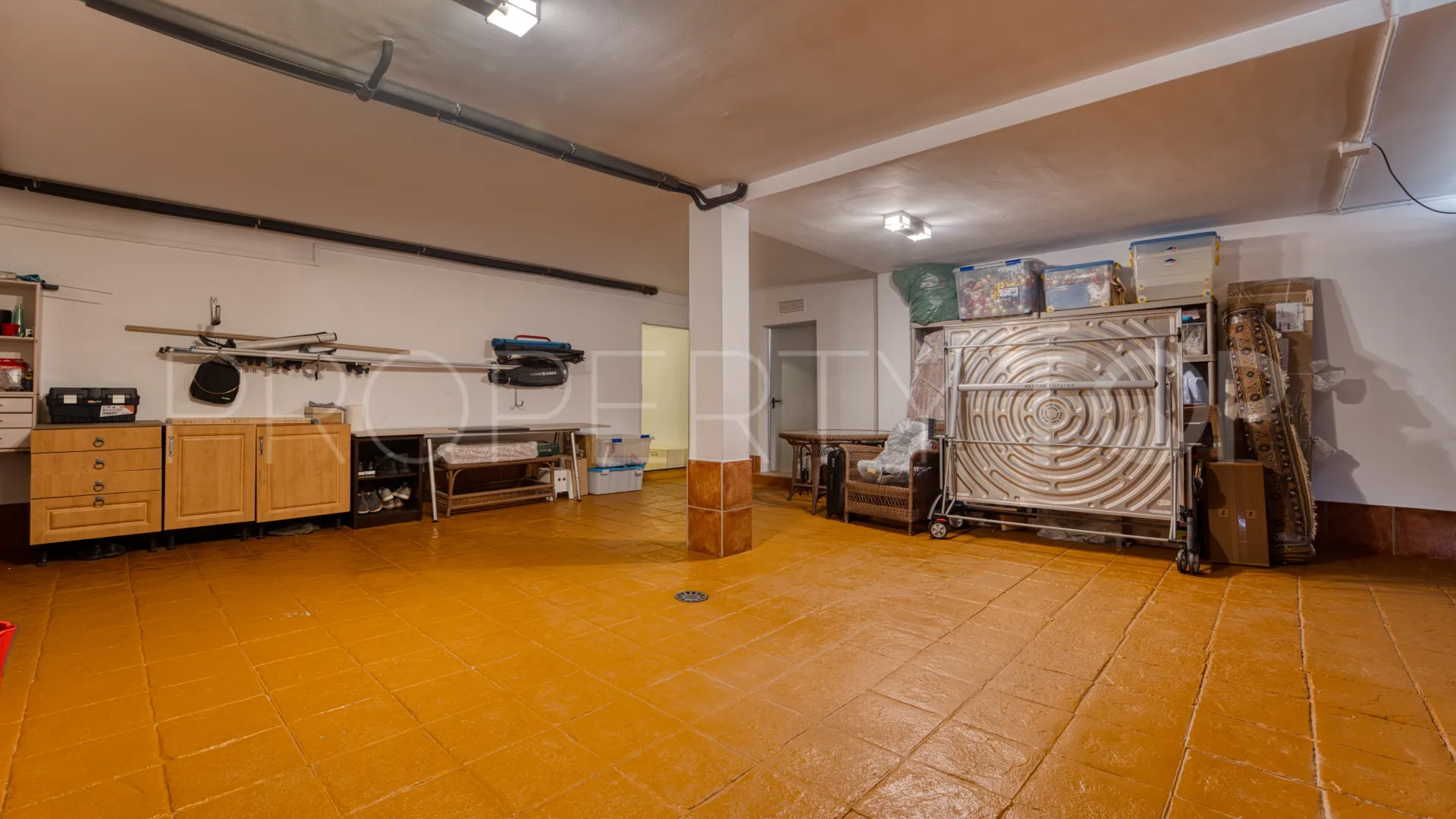 For sale house in Guadalmina Alta with 5 bedrooms