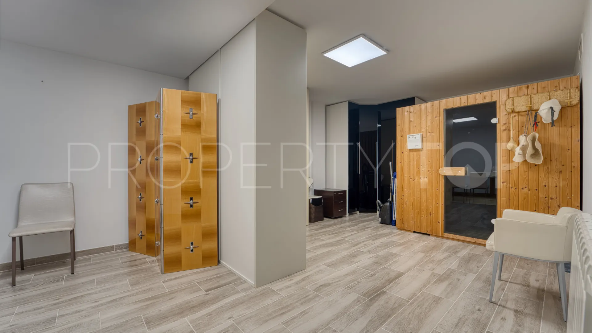 For sale house in Guadalmina Alta with 5 bedrooms