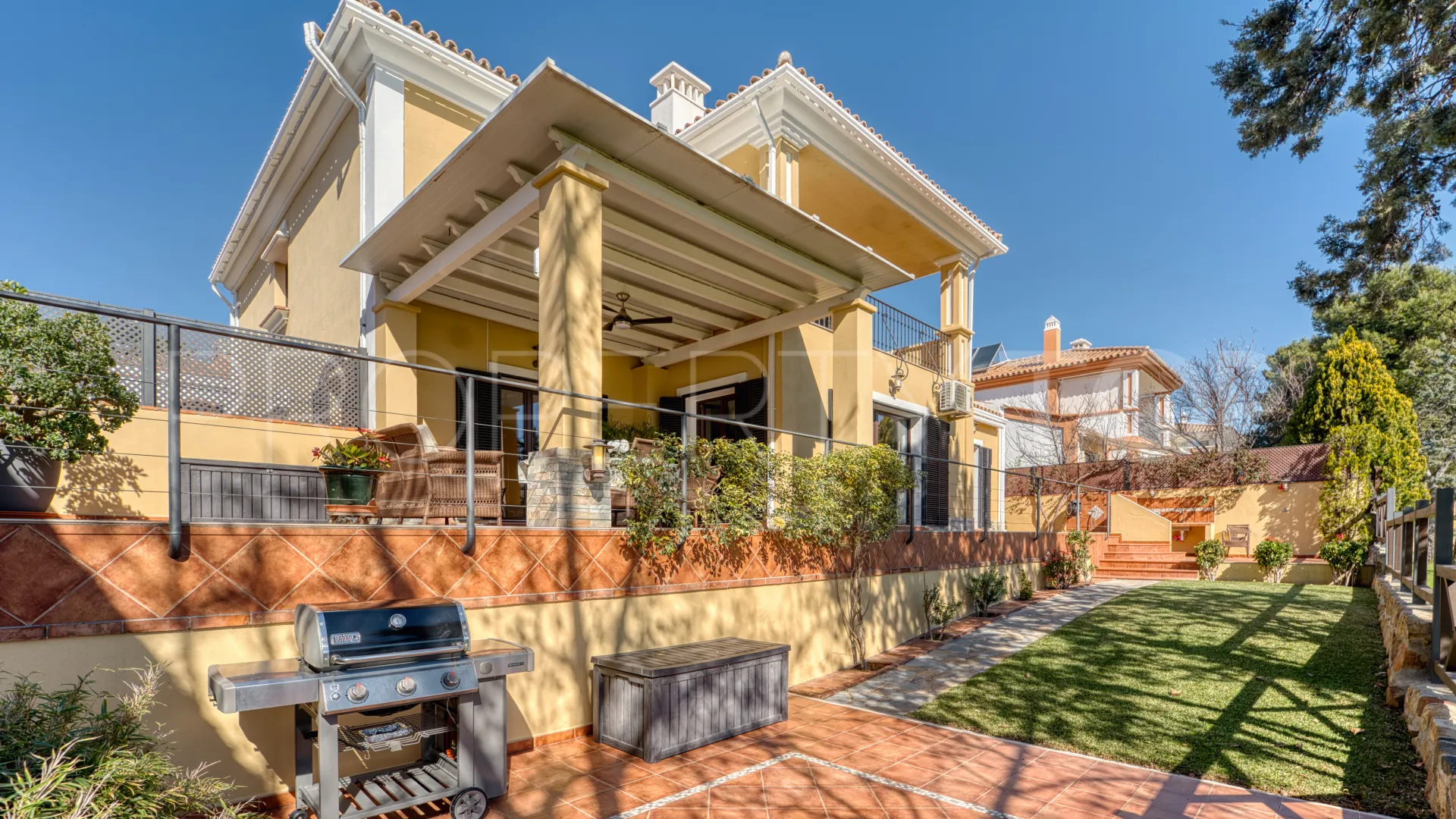 For sale house in Guadalmina Alta with 5 bedrooms