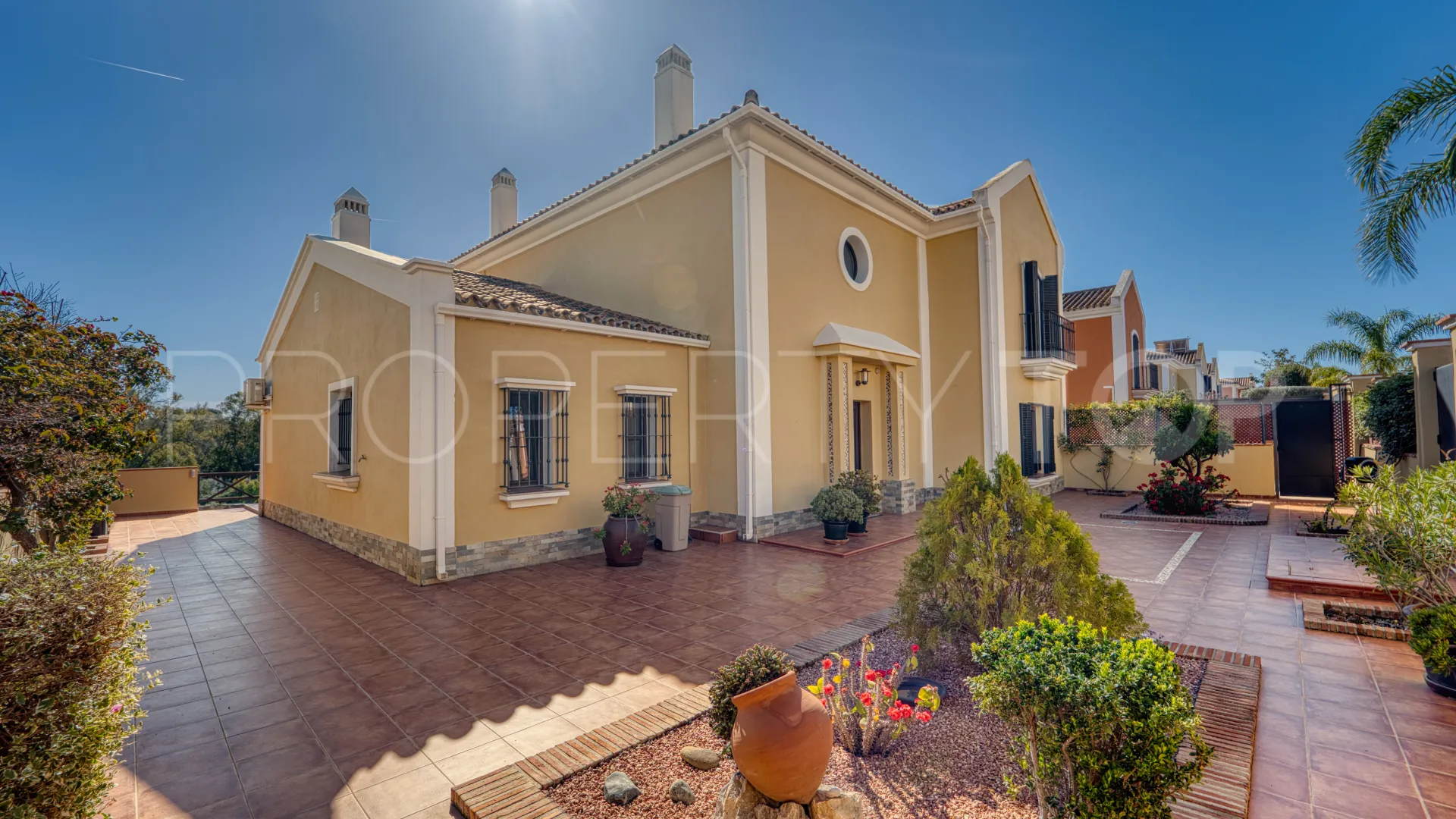 For sale house in Guadalmina Alta with 5 bedrooms