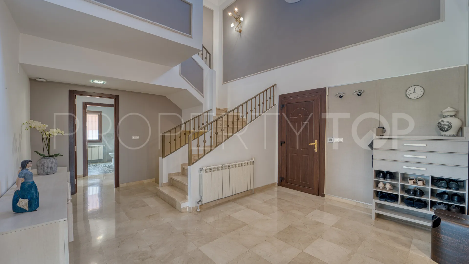 For sale house in Guadalmina Alta with 5 bedrooms