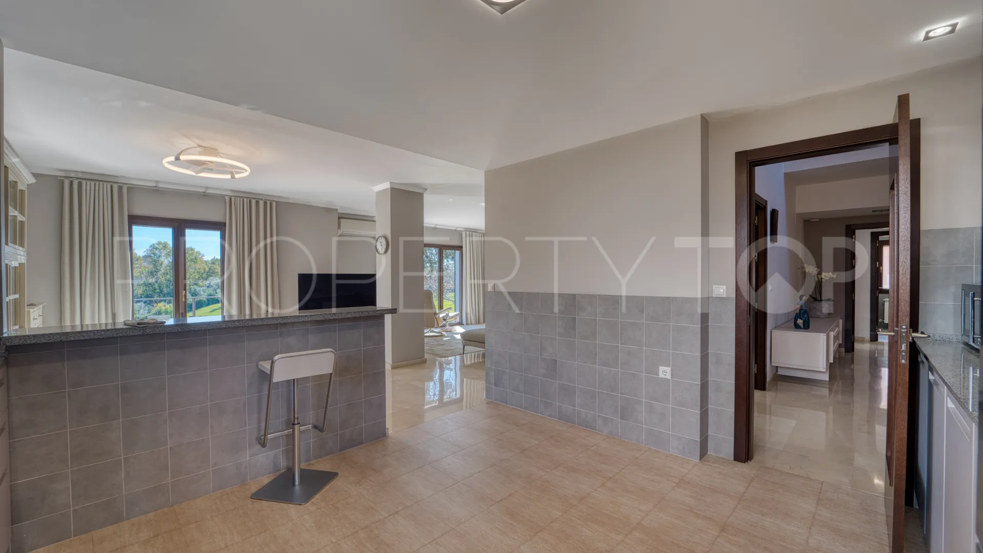 For sale house in Guadalmina Alta with 5 bedrooms