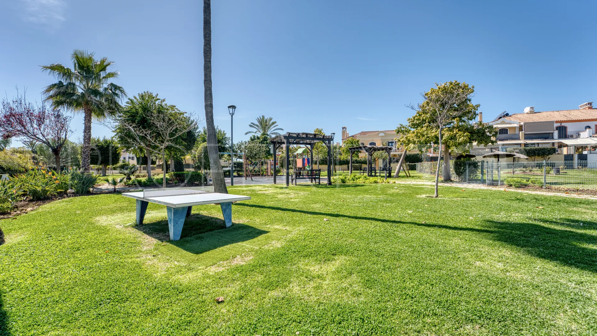 For sale house in Guadalmina Alta with 5 bedrooms