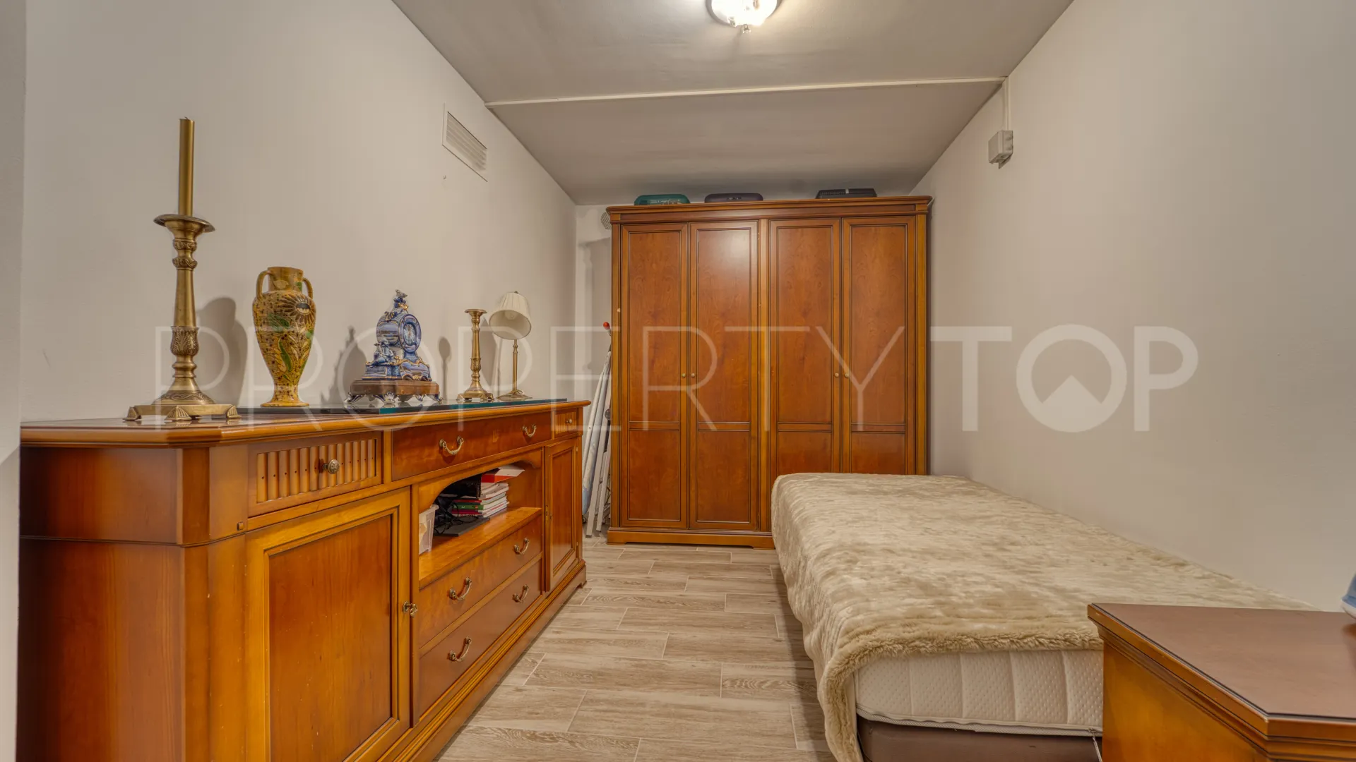 For sale house in Guadalmina Alta with 5 bedrooms