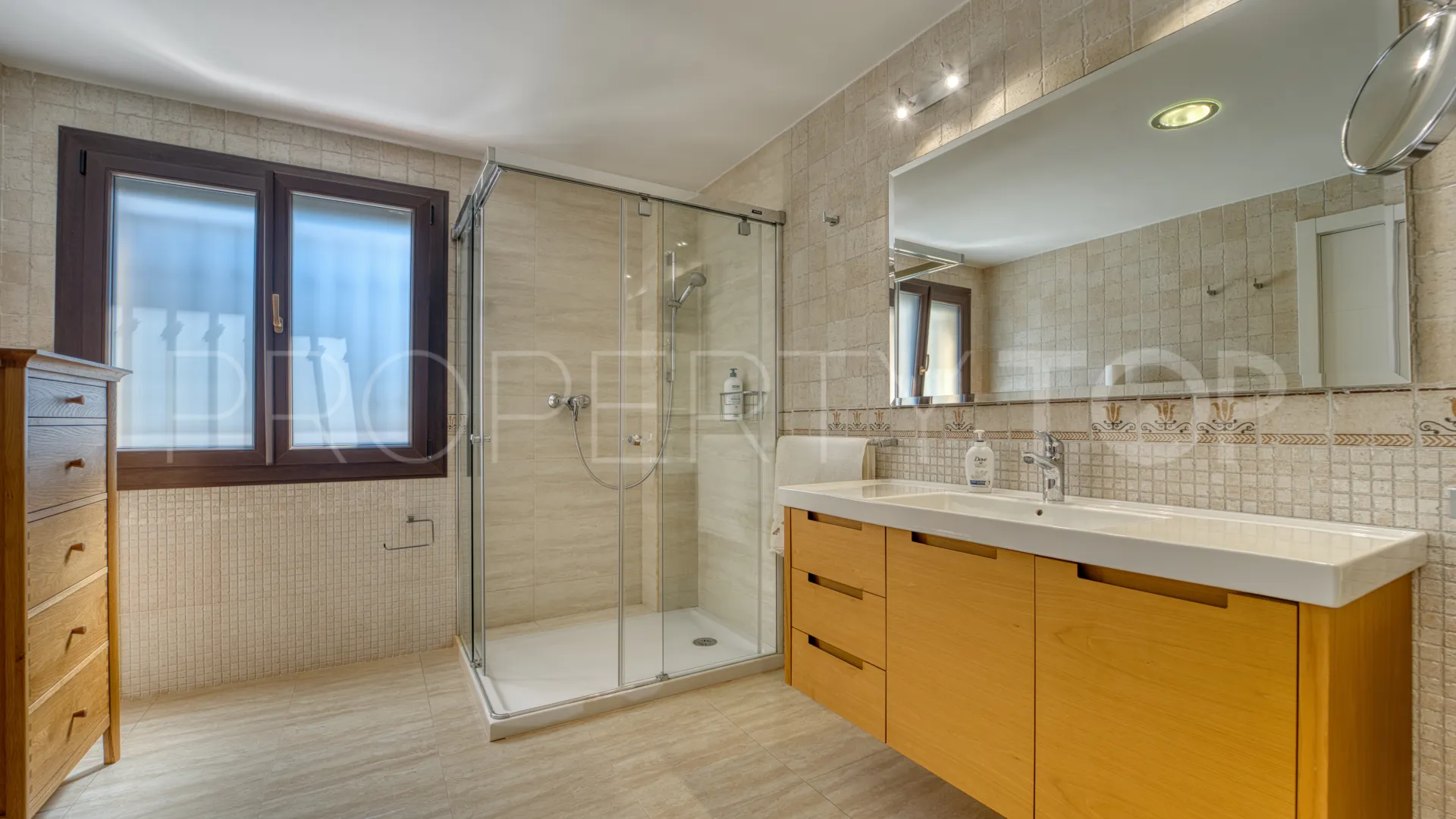 For sale house in Guadalmina Alta with 5 bedrooms
