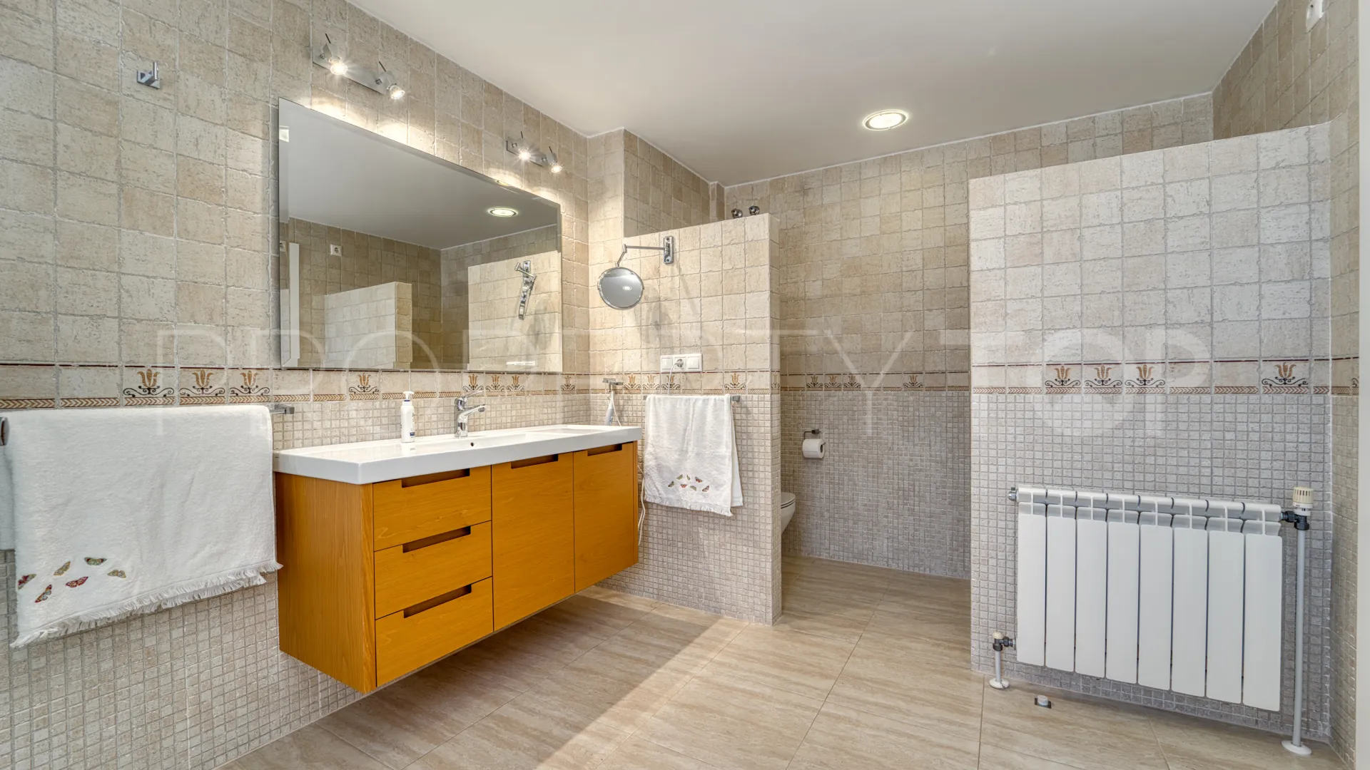 For sale house in Guadalmina Alta with 5 bedrooms