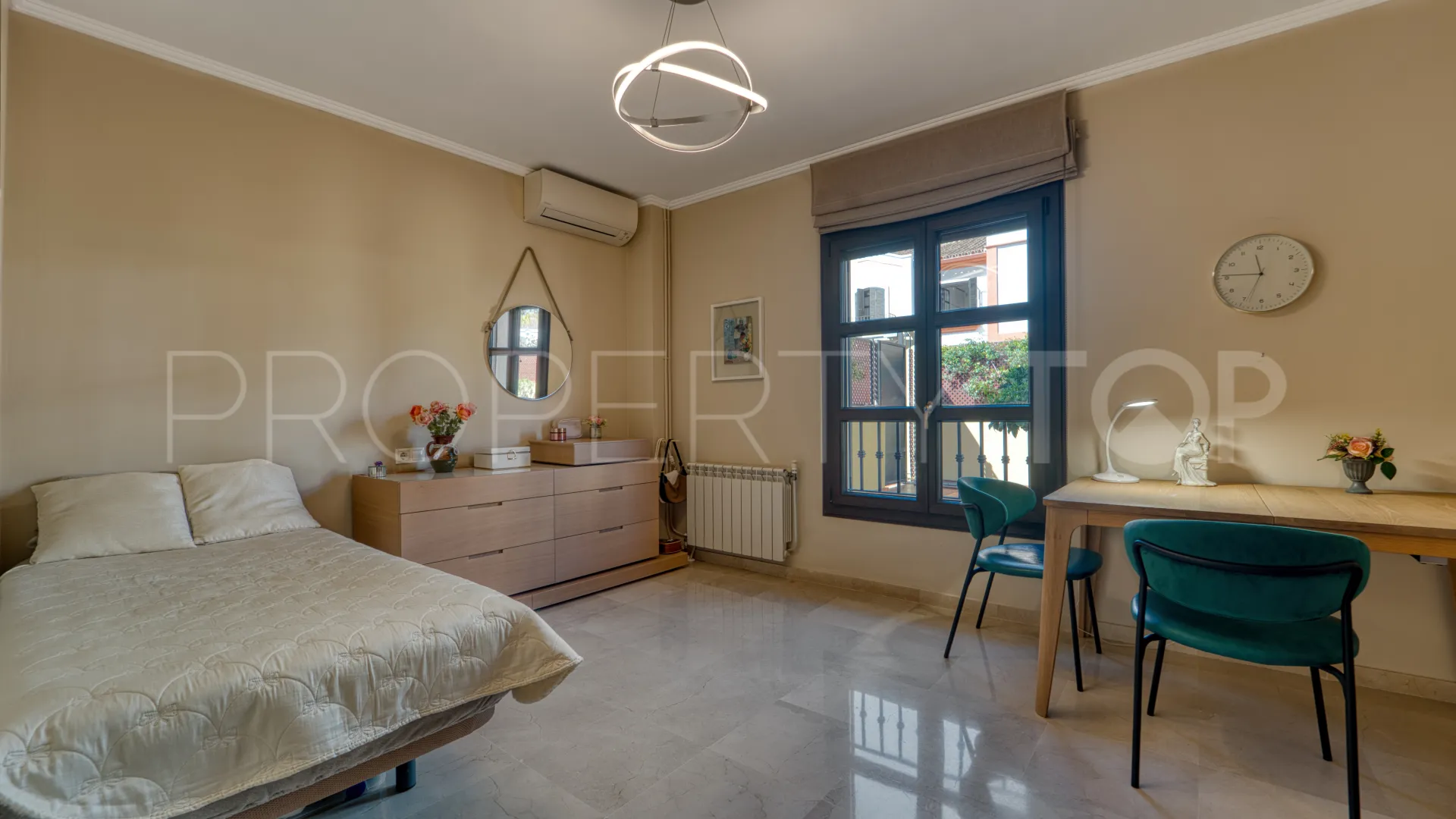 For sale house in Guadalmina Alta with 5 bedrooms