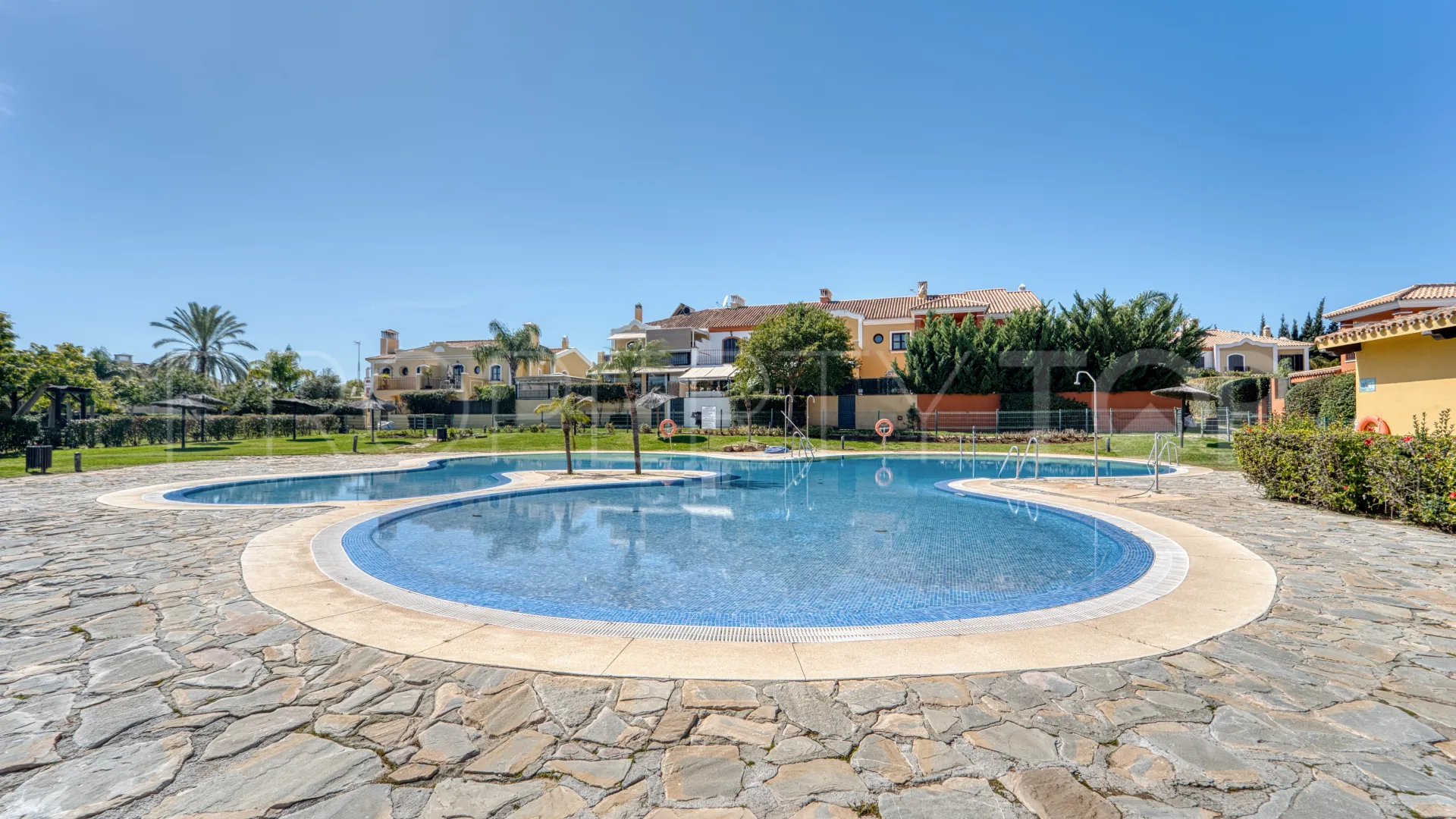 For sale house in Guadalmina Alta with 5 bedrooms