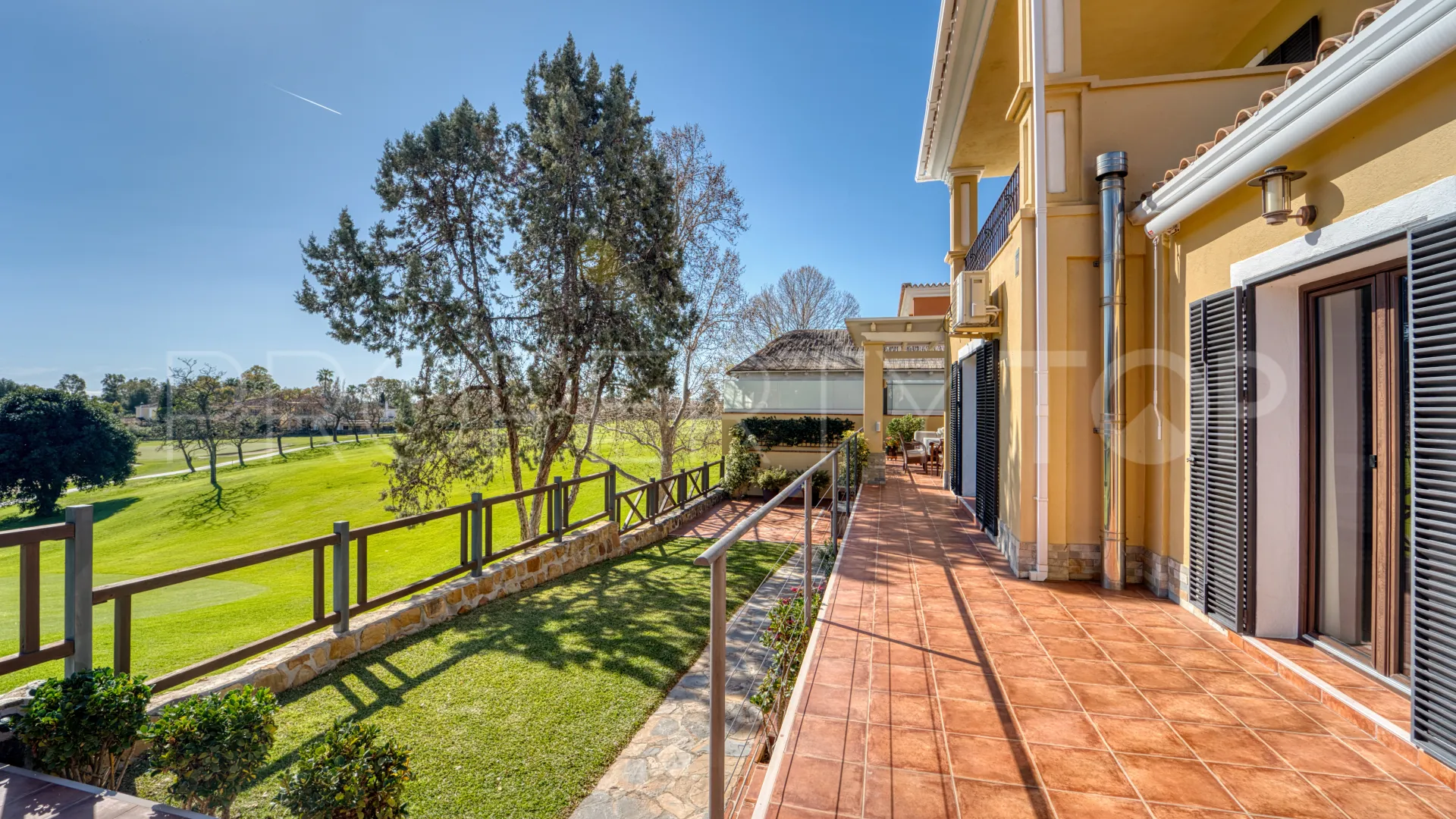 For sale house in Guadalmina Alta with 5 bedrooms