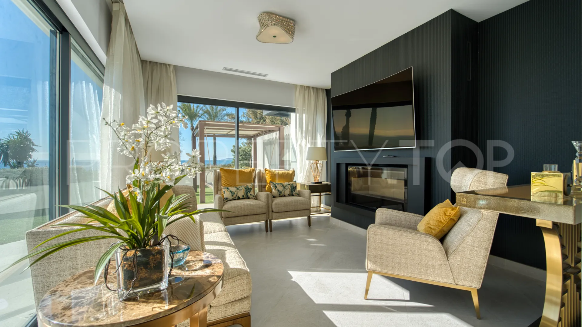 Town house for sale in The Island